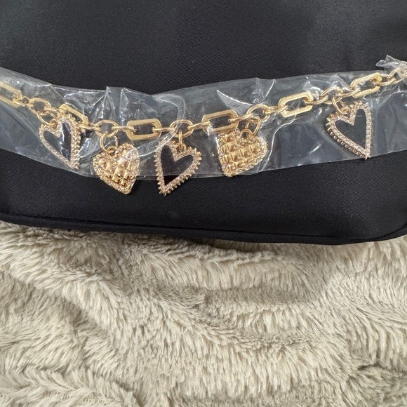 Black Belt Bag with Gold Heart Charm Chain – NWT - Picture 2 of 9